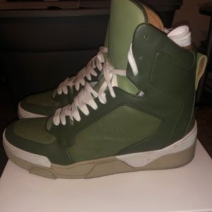 Men’s size 9 Givenchy Tyson HighTop